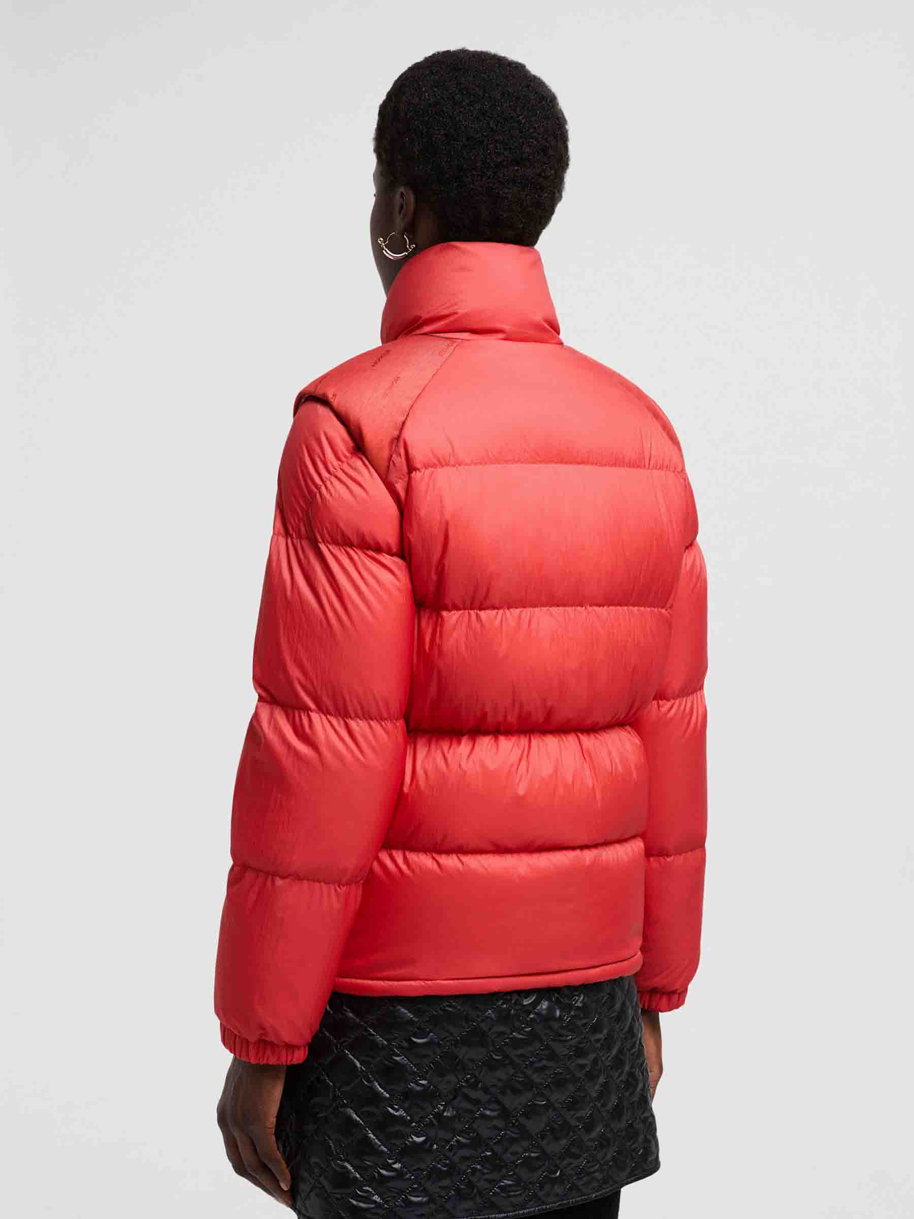 Moncler Verone Mujer Barcelona Chaqueta Acolchada Reversible color Coral sku 774-000506 03 - Foto 5
