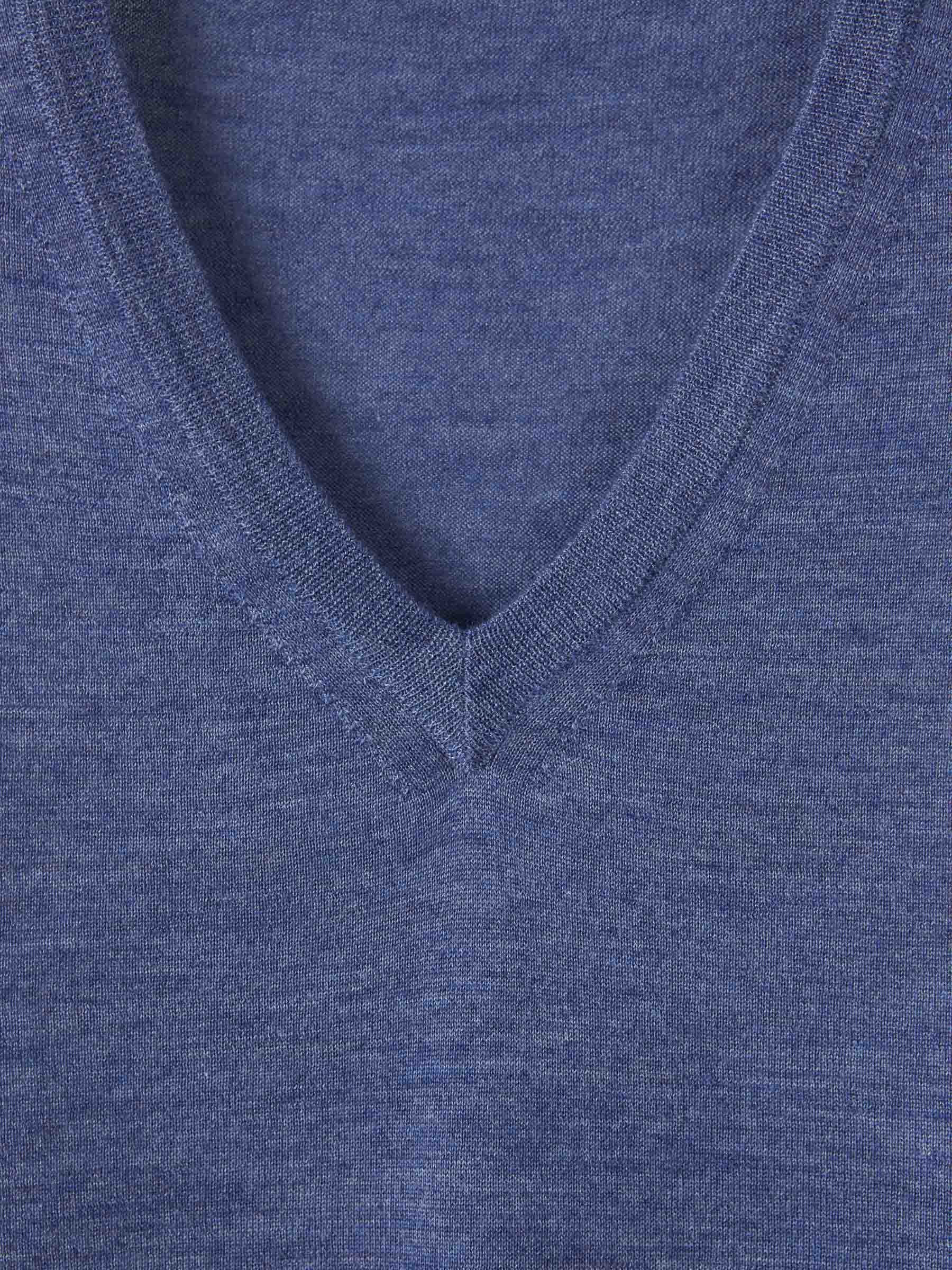 Santa Eulalia Hombre Barcelona Jersey Pico Cashmere color Azul Denim Claro sku 542-002425 02 - Foto 3