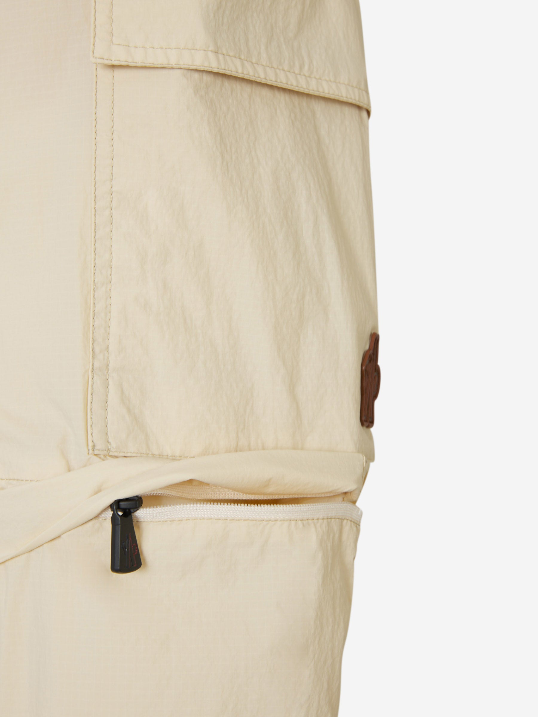 Moncler Grenoble Mujer Barcelona Joggers Técnicos Híbrido color Crema sku 761-003410 01 - Foto 8