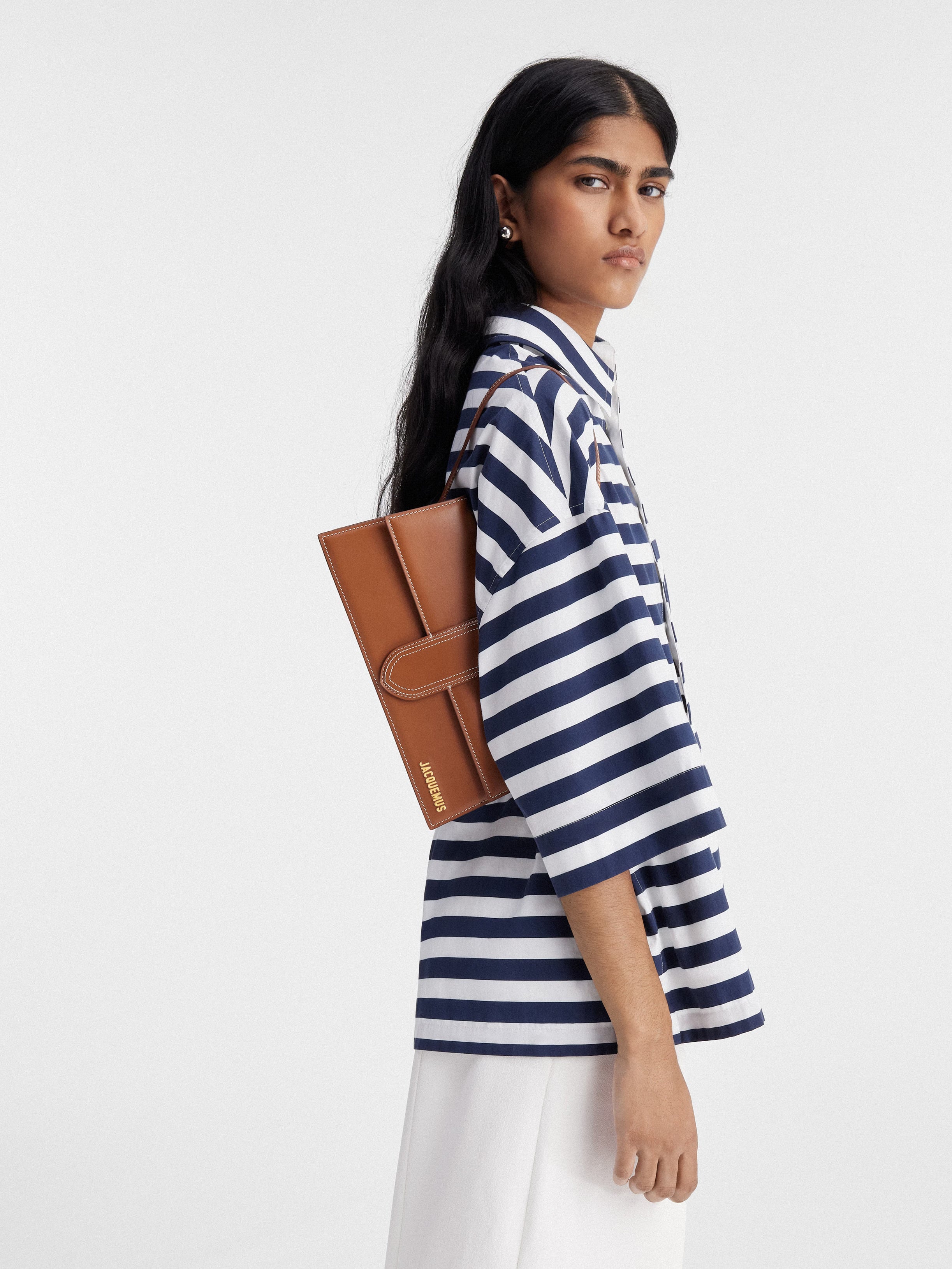 Jacquemus Mujer Barcelona Bolso Hombro Le Bambino Long color Camel sku 810-008082 01 - Foto 2