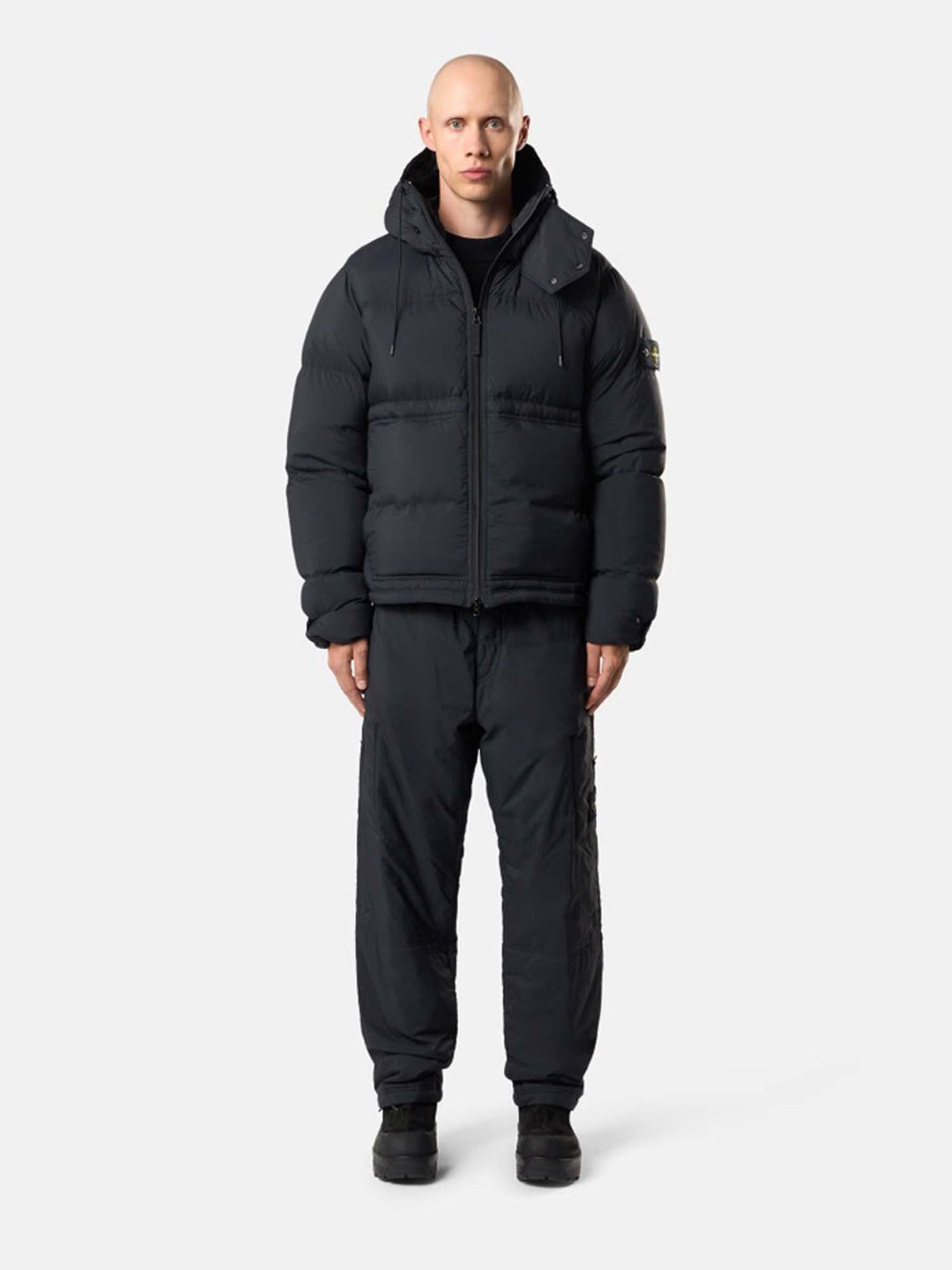 Stone Island Hombre Barcelona Plumífero Corto Técnico color Negro sku 502-001644 01 - Foto 2