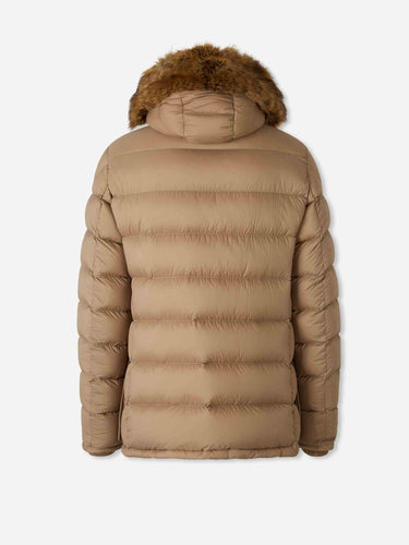 Moncler Hombre Barcelona Plumífero Largo Clunye color Camel sku 502-001654 01 - Foto 3