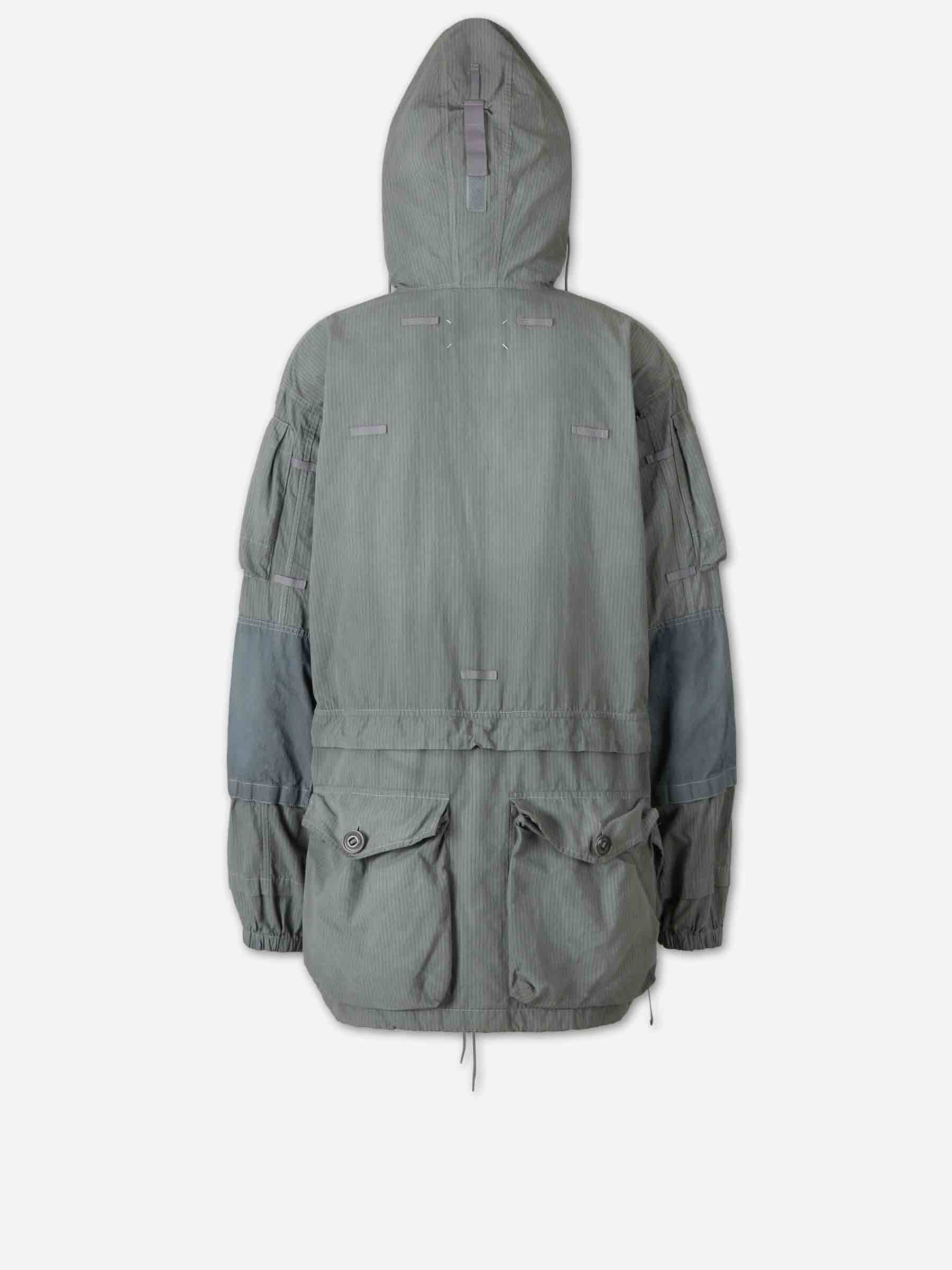 Maison Margiela Hombre Barcelona Parka Parachute Multibolsillos color Verde Militar sku 502-001669 01 - Foto 2