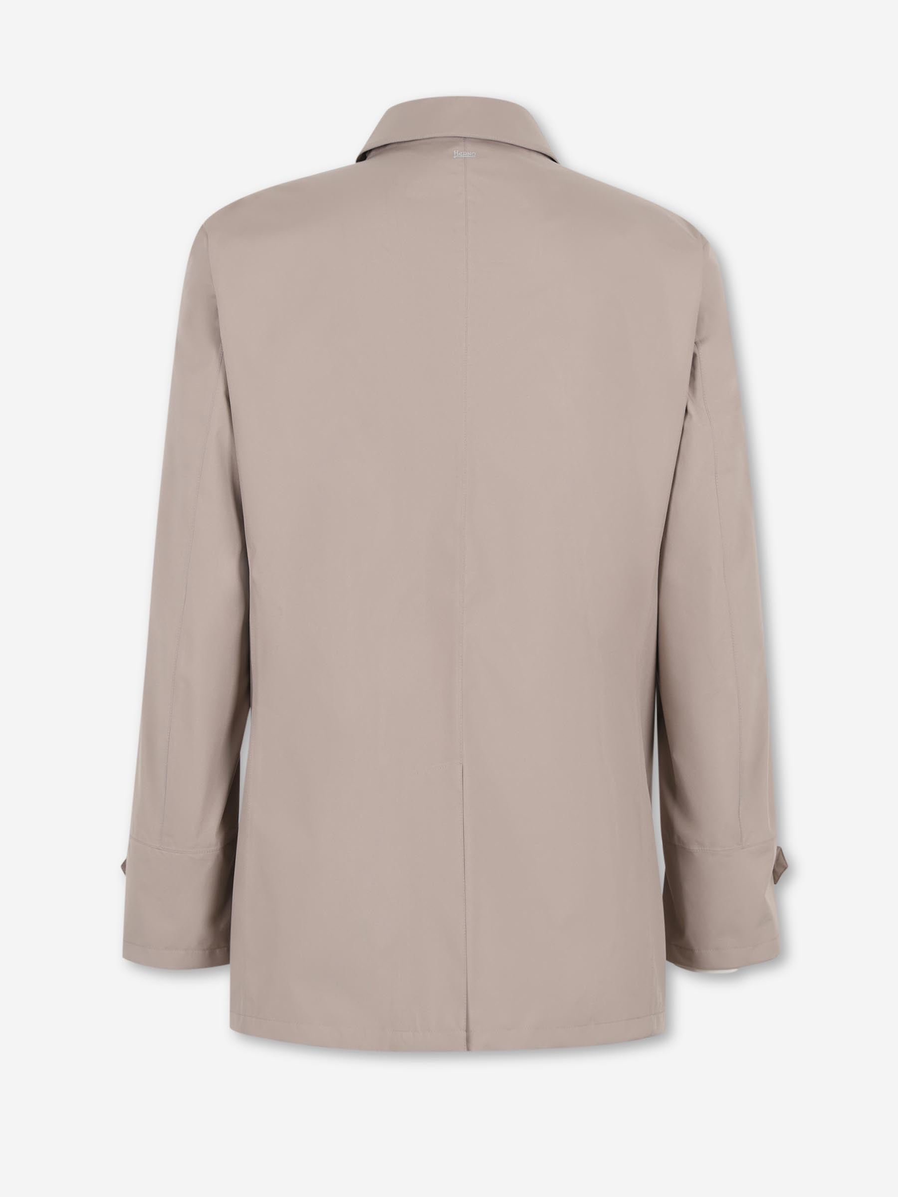 Herno Hombre Barcelona Gabardina Corta Técnica color Taupe sku 503-000240 01 - Foto 2