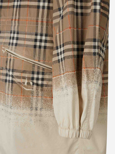 Burberry Hombre Barcelona Parka Check Algodón color Camel sku 503-000243 01 - Foto 5