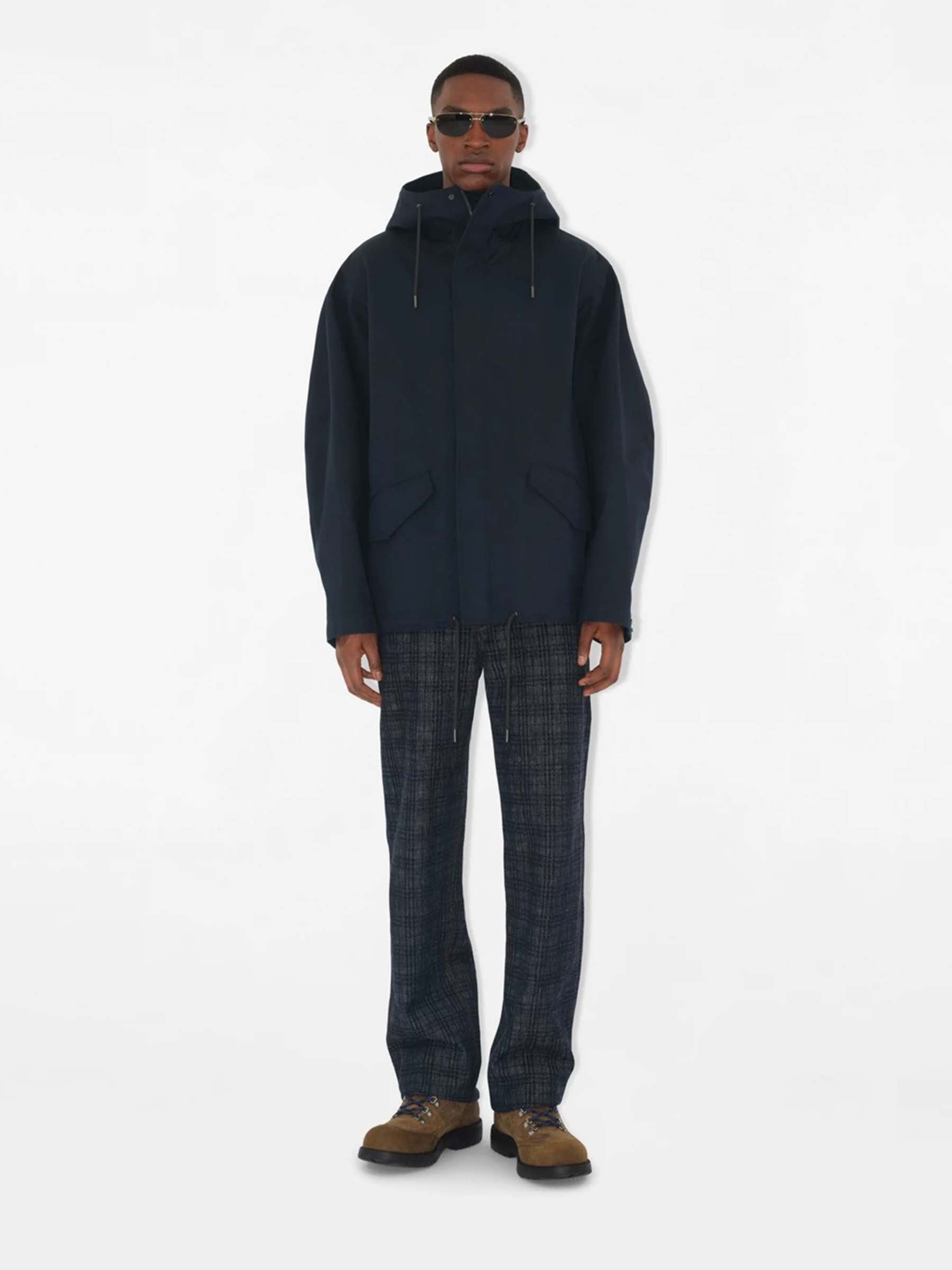 Burberry Hombre Barcelona Gabardina Corta color Azul Marino sku 512-002550 01 - Foto 2