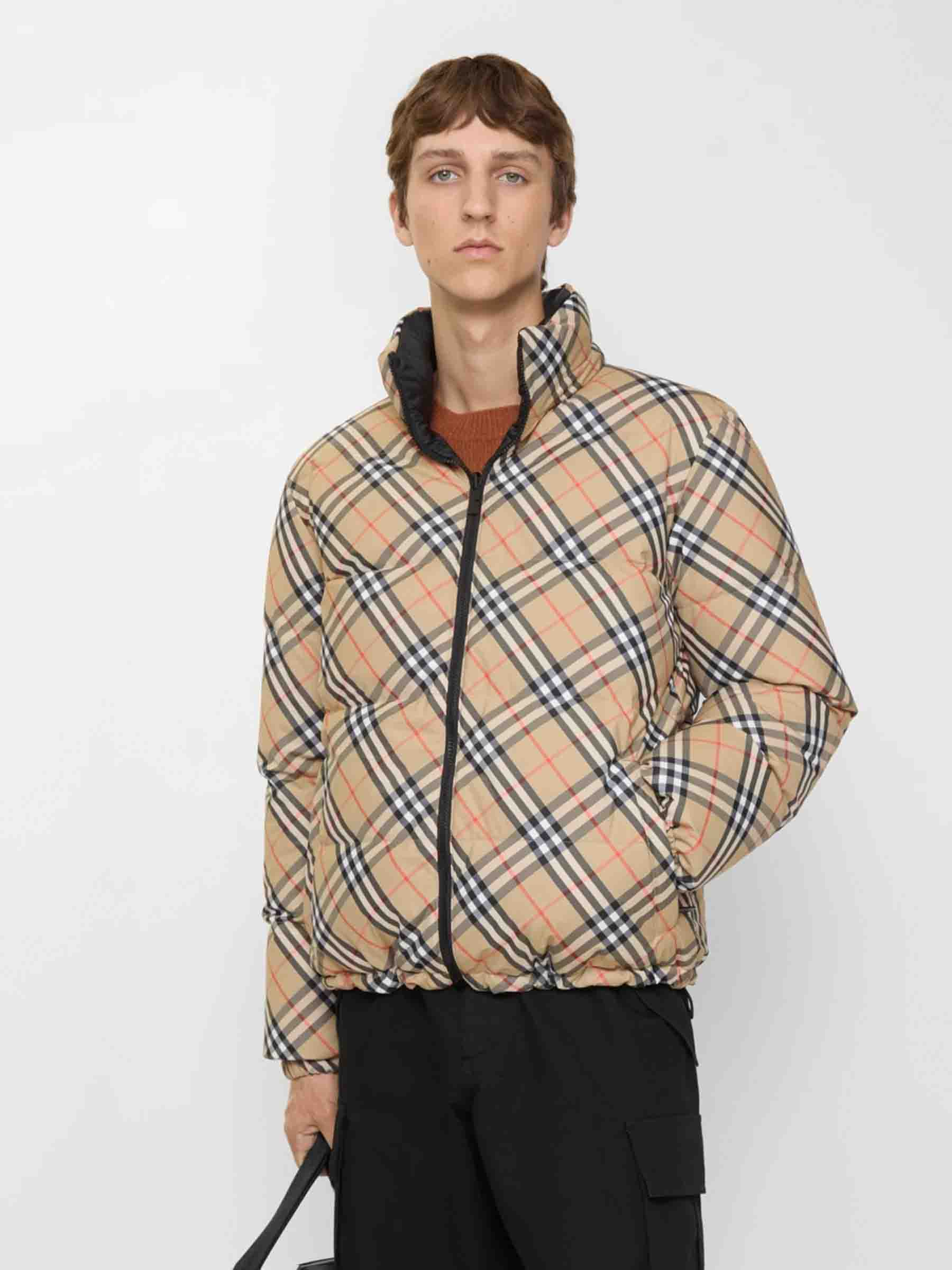 Burberry Hombre Barcelona Plumífero Corto Reversible color Camel sku 512-002551 01 - Foto 2