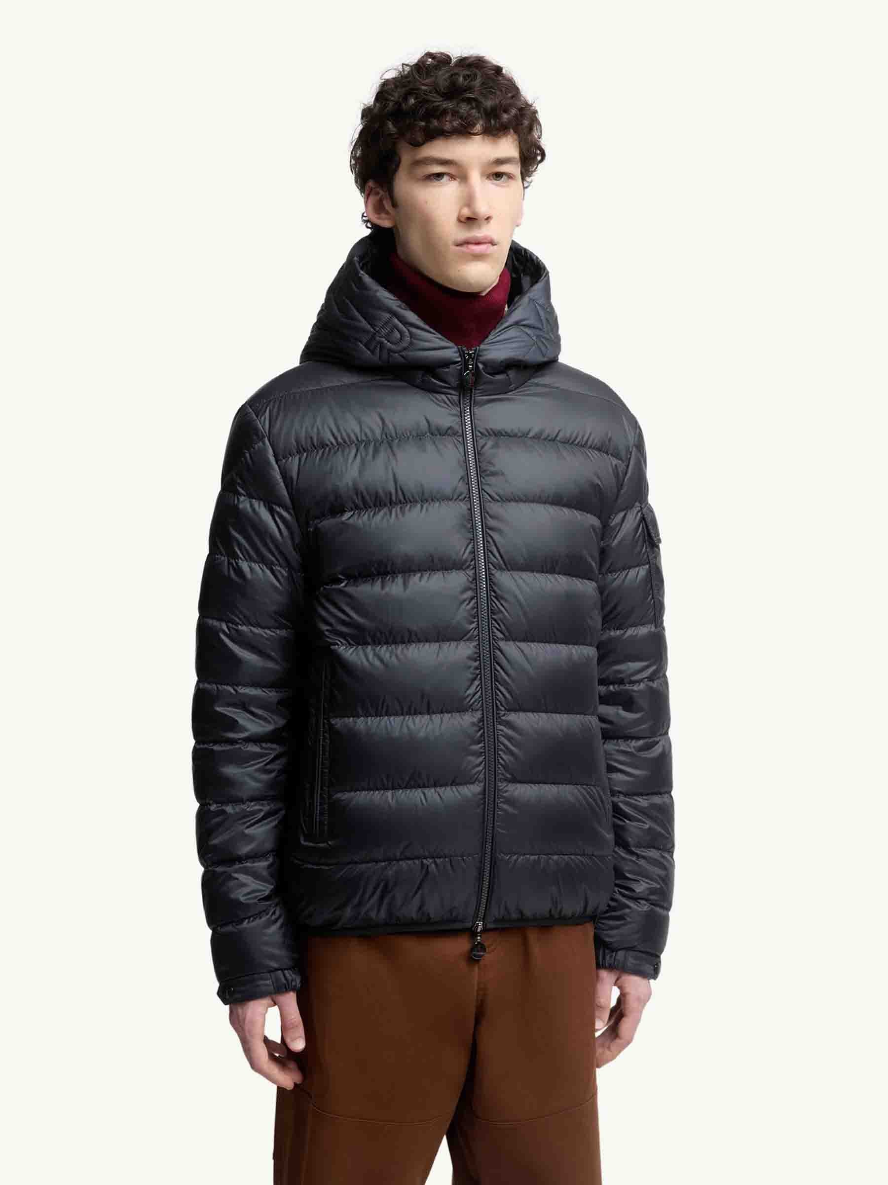 Moncler Hombre Barcelona Plumífero Corto Najan color Azul Noche sku 512-002626 01 - Foto 2