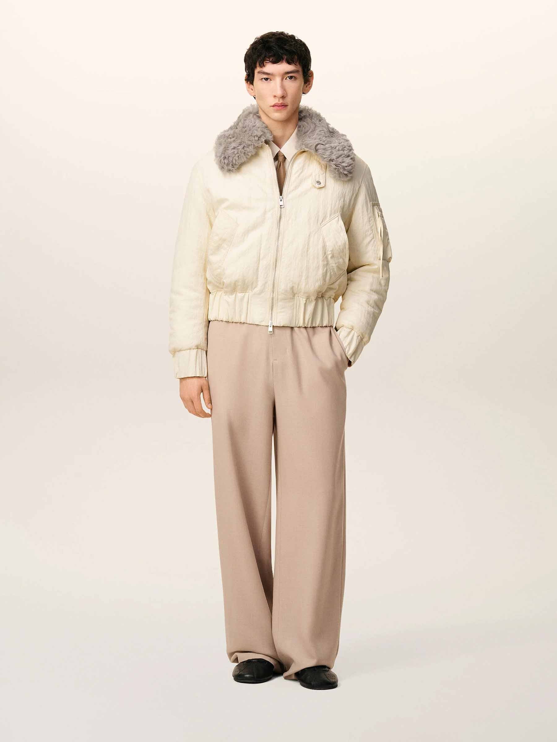 Ami Paris Hombre Barcelona Chaqueta Bomber Acolchada color Marfil sku 512-002634 01 - Foto 2