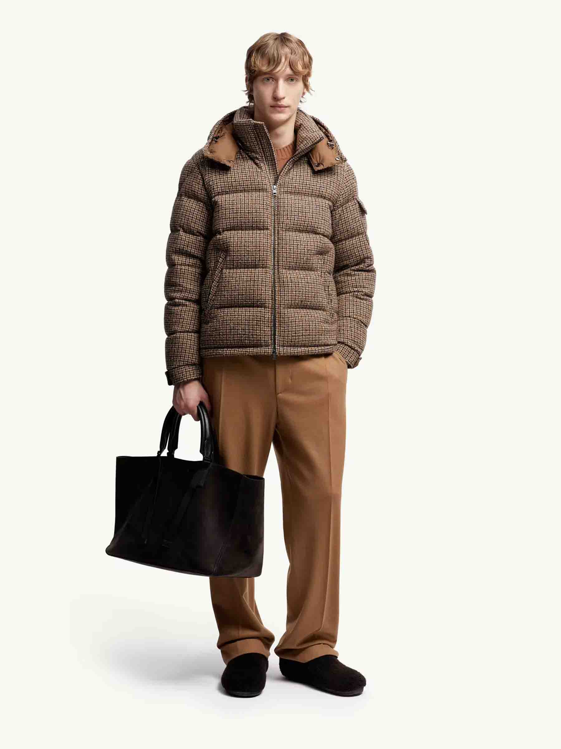 Moncler Hombre Barcelona Plumífero Corto Montgenevre color Camel sku 512-002652 01 - Foto 2
