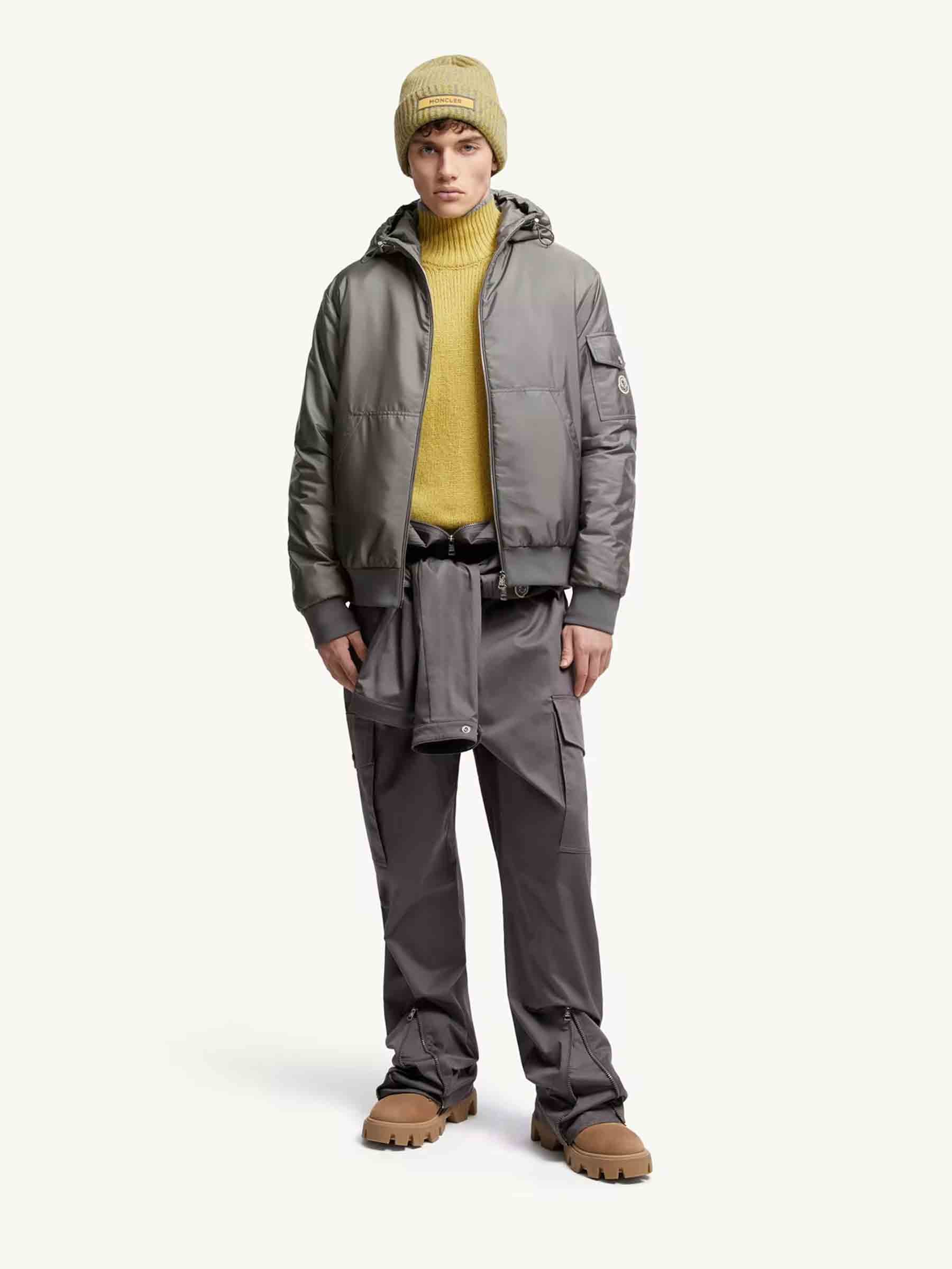 Moncler Hombre Barcelona Plumífero Corto Poiliot color Gris sku 512-002656 01 - Foto 2