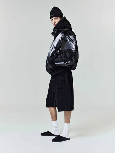 Fear of God Essentials Hombre Barcelona Plumífero Corto Técnico color Negro sku 512-002858 01 - Foto 2