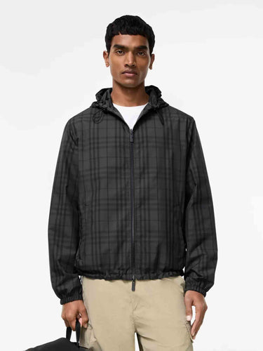 Burberry Hombre Barcelona Chaqueta Técnica Reversible color Negro sku 512-002882 01 - Foto 2