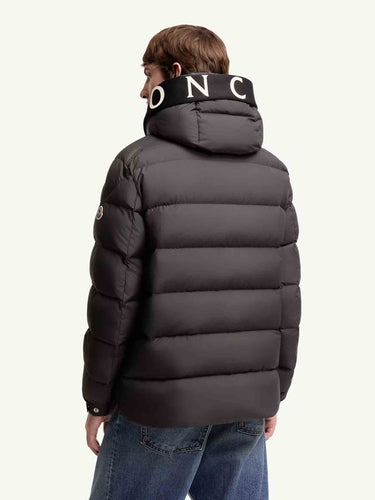 Moncler Hombre Barcelona Plumífero Corto Orvelle color Negro sku 512-002966 01 - Foto 3