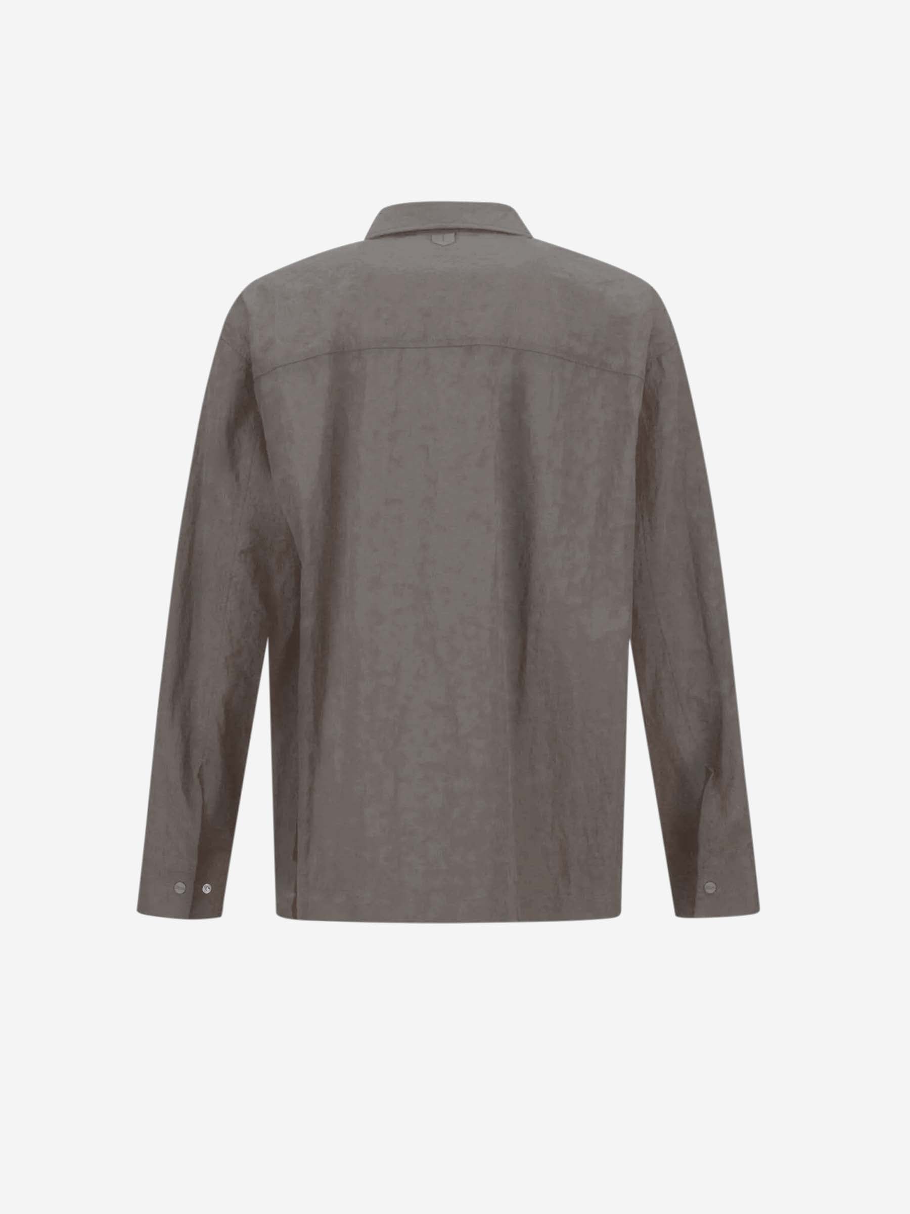 Laminar Hombre Barcelona Sobrecamisa Tech-Crincle color Taupe sku 513-000047 01 - Foto 2