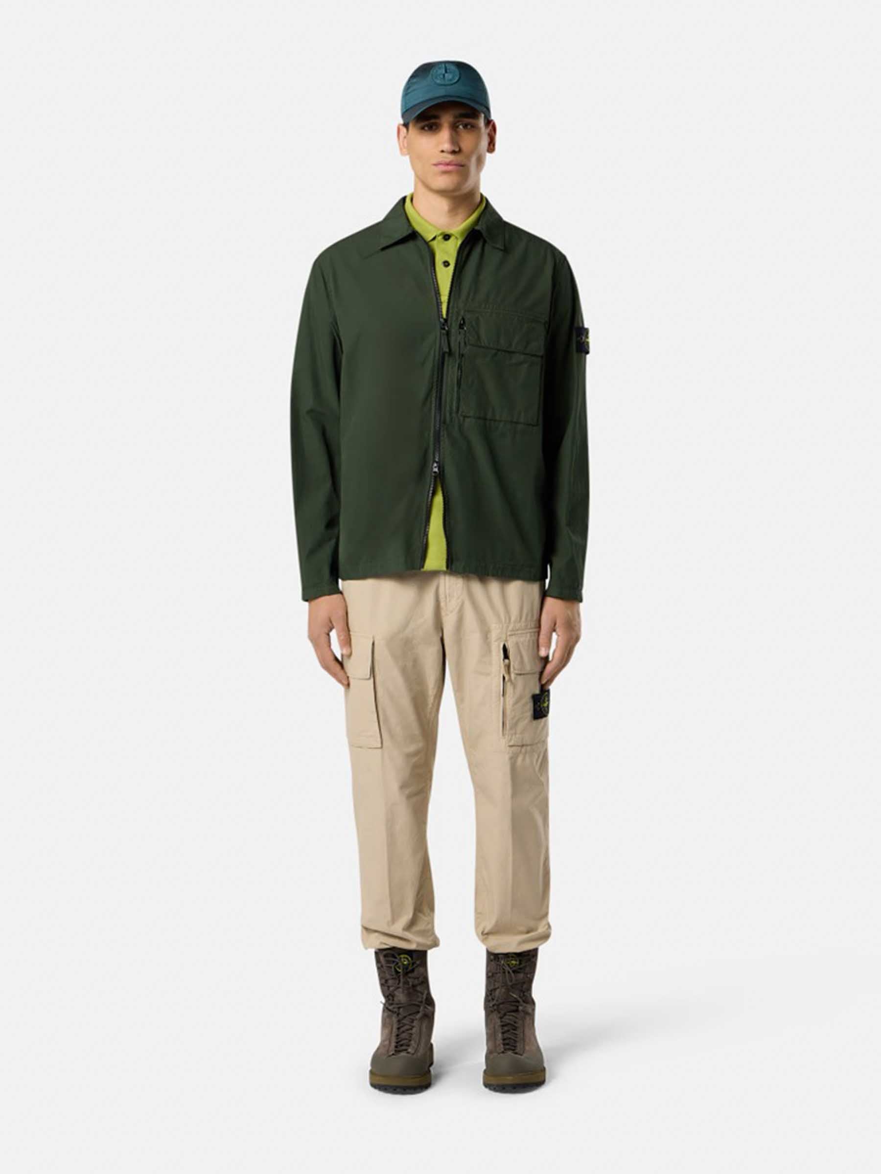 Stone Island Hombre Barcelona Sobrecamisa Técnica color Verde Oscuro sku 513-000076 01 - Foto 2