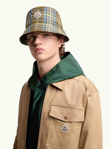 Moncler Hombre Barcelona Chaqueta Camisera Gabardina color Camel sku 513-000131 01 - Foto 4