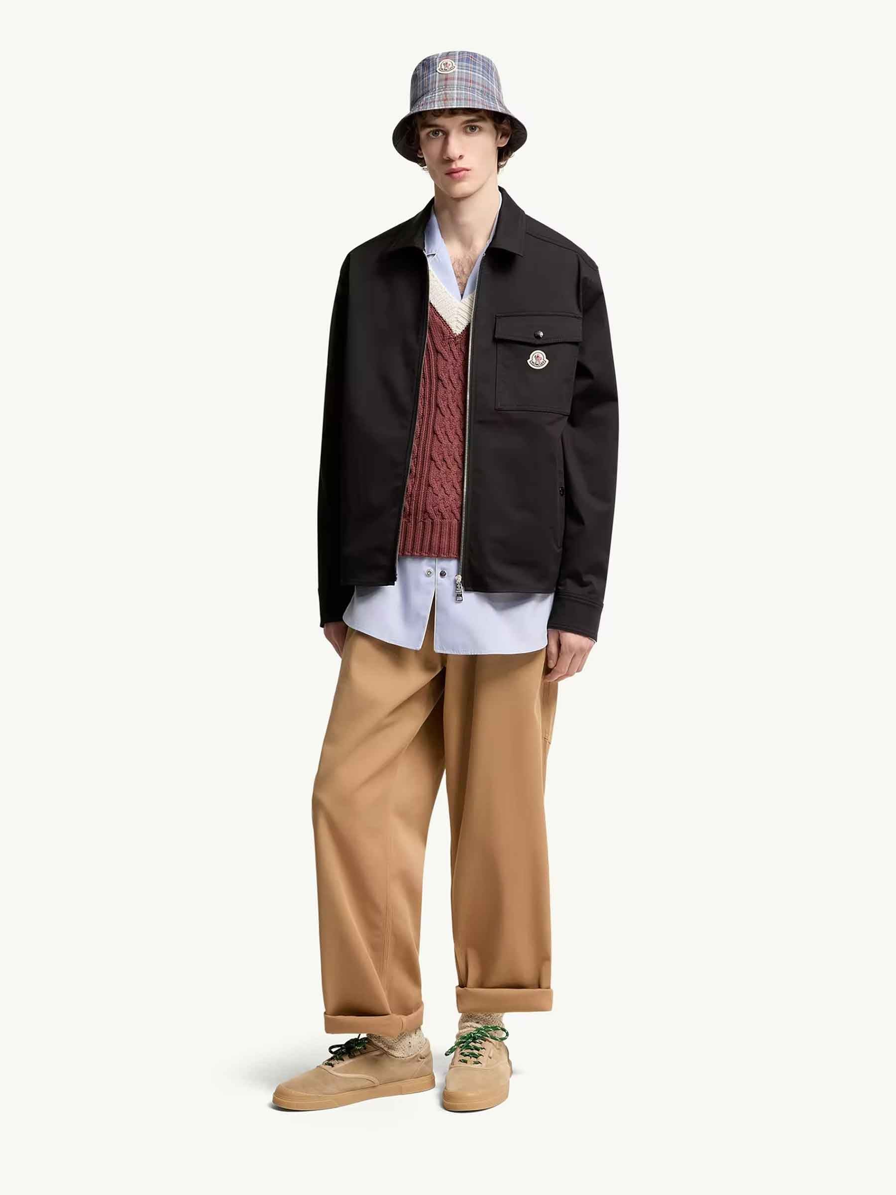 Moncler Hombre Barcelona Chaqueta Camisera Gabardina color Negro sku 513-000131 02 - Foto 2