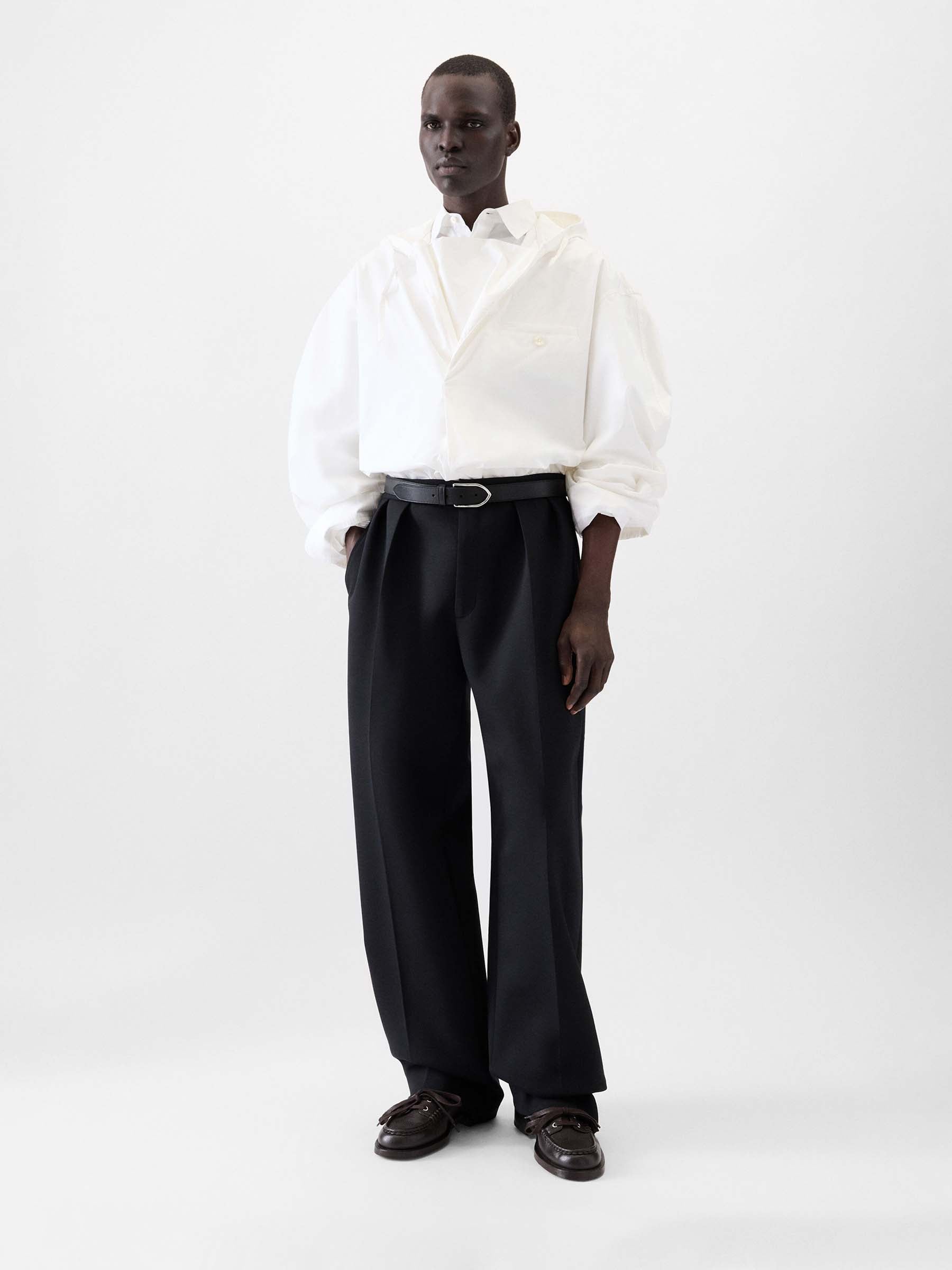Jacquemus Hombre Barcelona Pantalones de Vestir Citta color Negro sku 521-003351 01 - Foto 2