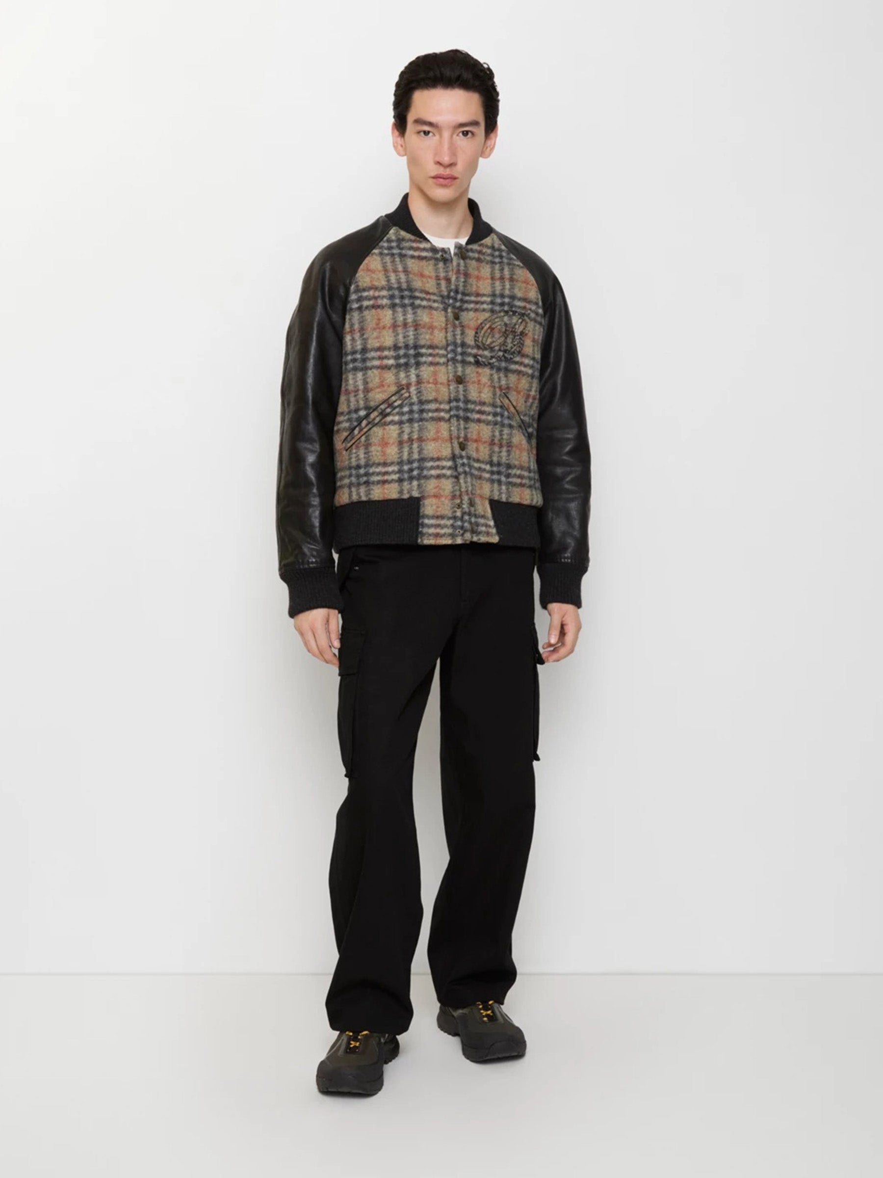 Burberry Hombre Barcelona Pantalones Cargo Algodón color Negro sku 521-003509 01 - Foto 2