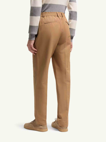 Moncler Hombre Barcelona Pantalones Algodón Técnico color Camel sku 521-003553 01 - Foto 3