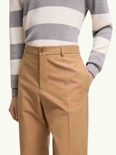 Moncler Hombre Barcelona Pantalones Algodón Técnico color Camel sku 521-003553 01 - Foto 4
