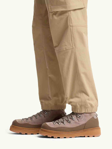 Moncler Grenoble Hombre Barcelona Pantalones Joggers color Beige sku 521-003557 01 - Foto 4