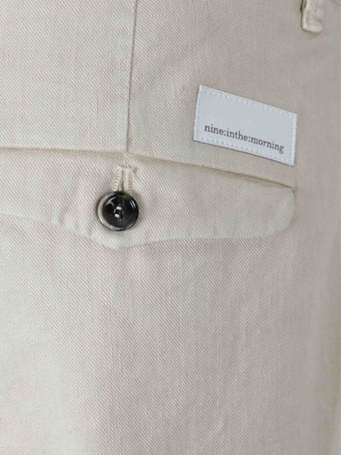 Nine in the morning Hombre Barcelona Pantalones Chinos Rectos color Beige sku 521-003564 02 - Foto 3