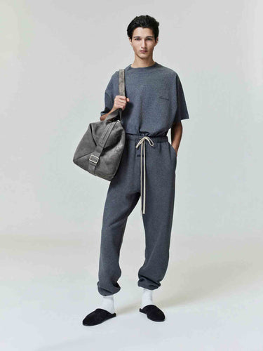 Fear of God Essentials Hombre Barcelona Joggers Classic Algodón color Gris Piedra sku 521-003612 01 - Foto 2