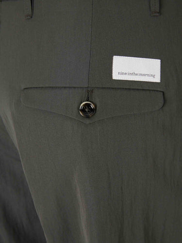 Nine in the morning Hombre Barcelona Pantalones Cropped Lana color Verde Oscuro sku 521-003639 01 - Foto 4