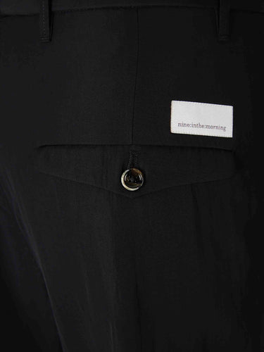 Nine in the morning Hombre Barcelona Pantalones Cropped Lana color Negro sku 521-003639 02 - Foto 4