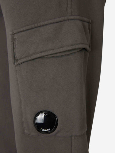 C.P. Company Hombre Barcelona Joggers Cargo color Gris sku 521-003644 02 - Foto 5