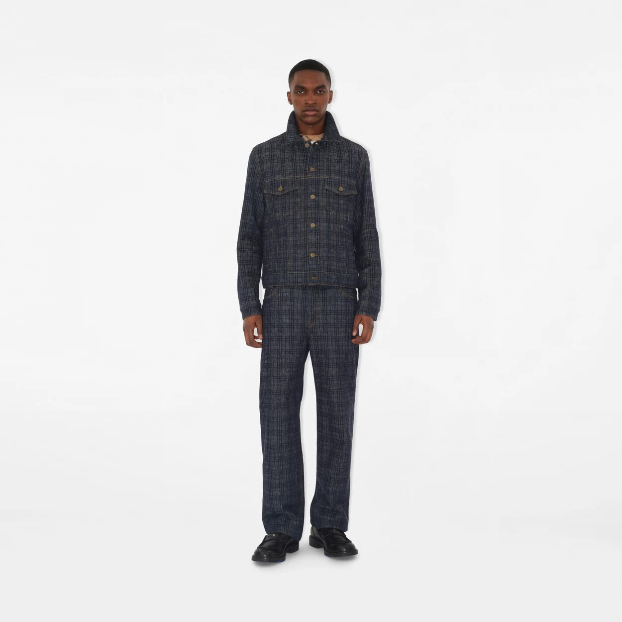 Burberry Hombre Barcelona Jeans Anchos Check color Azul Denim Oscuro sku 522-002843 01 - Foto 2