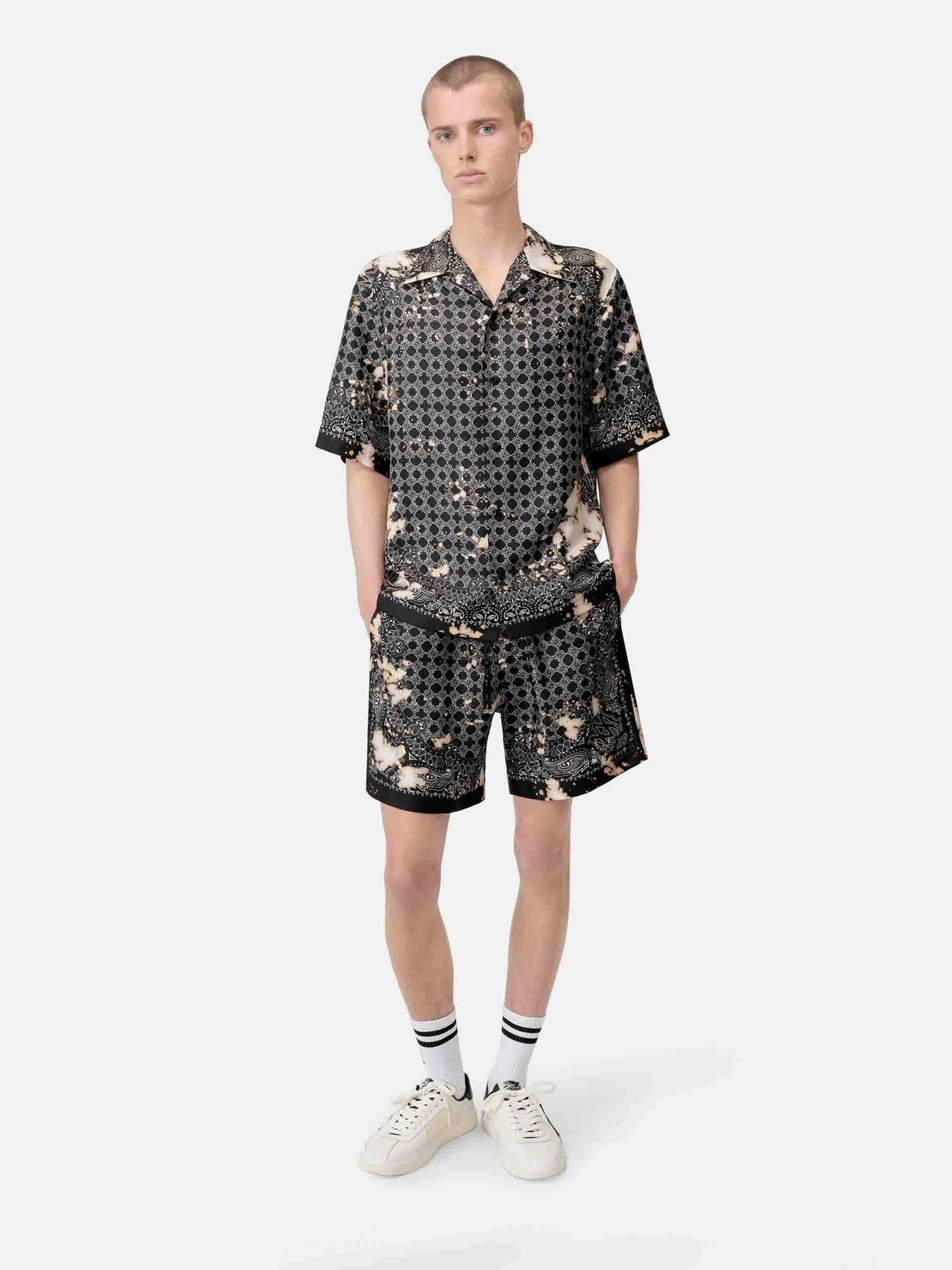 Amiri Hombre Barcelona Bermudas Bandana Lejía color Negro sku 523-001204 01 - Foto 2