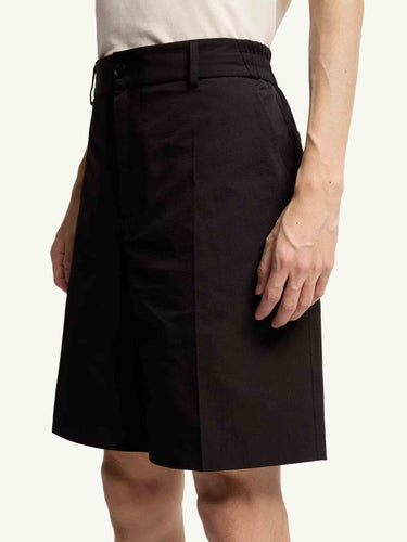 Moncler Hombre Barcelona Bermudas Seersucker color Negro sku 523-001274 02 - Foto 3