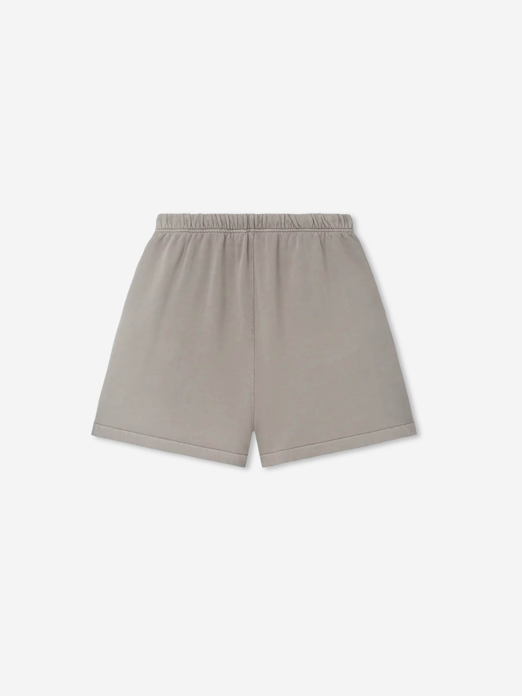 Fear of God Essentials Hombre Barcelona Bermudas Training Classic color Taupe sku 523-001369 01 - Foto 2