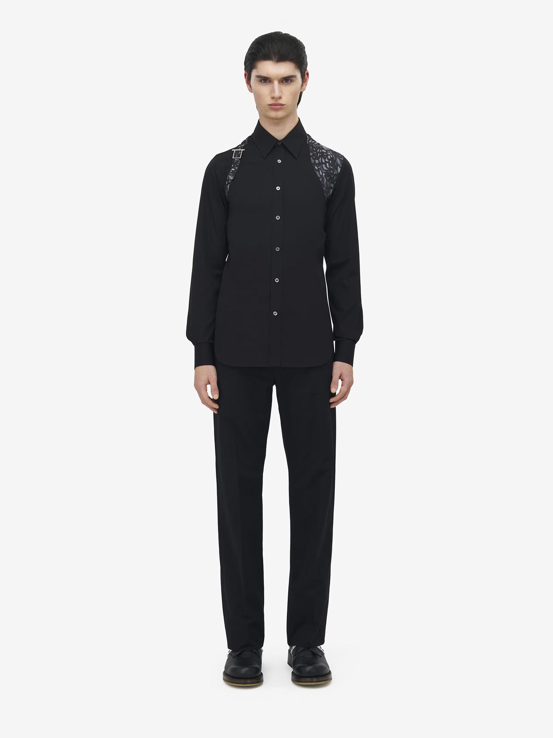McQueen Hombre Barcelona Camisa Arnés Plumas color Negro sku 531-006513 01 - Foto 2