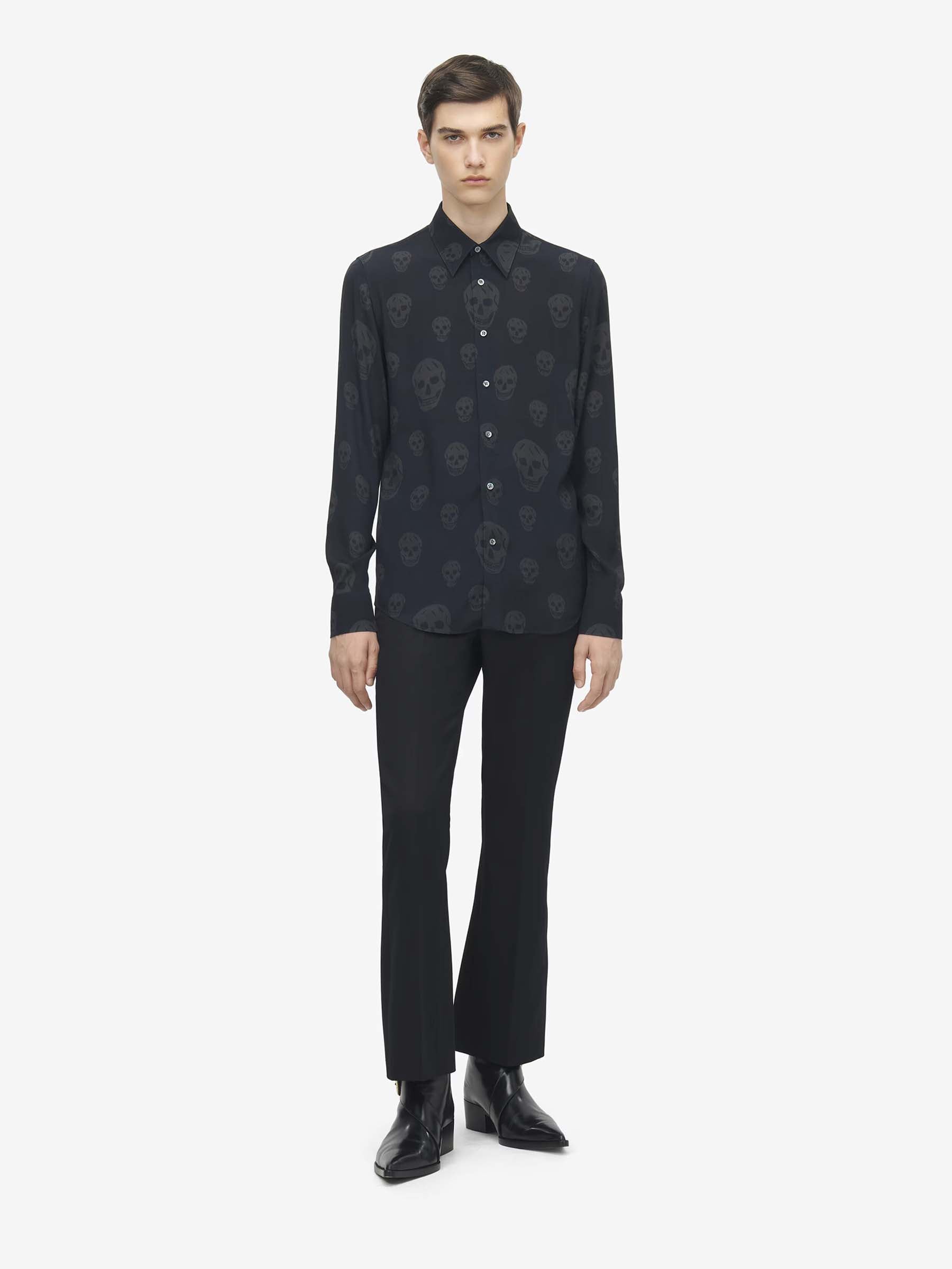 Alexander McQueen Hombre Barcelona Camisa Skull Print color Negro sku 531-006593 01 - Foto 2
