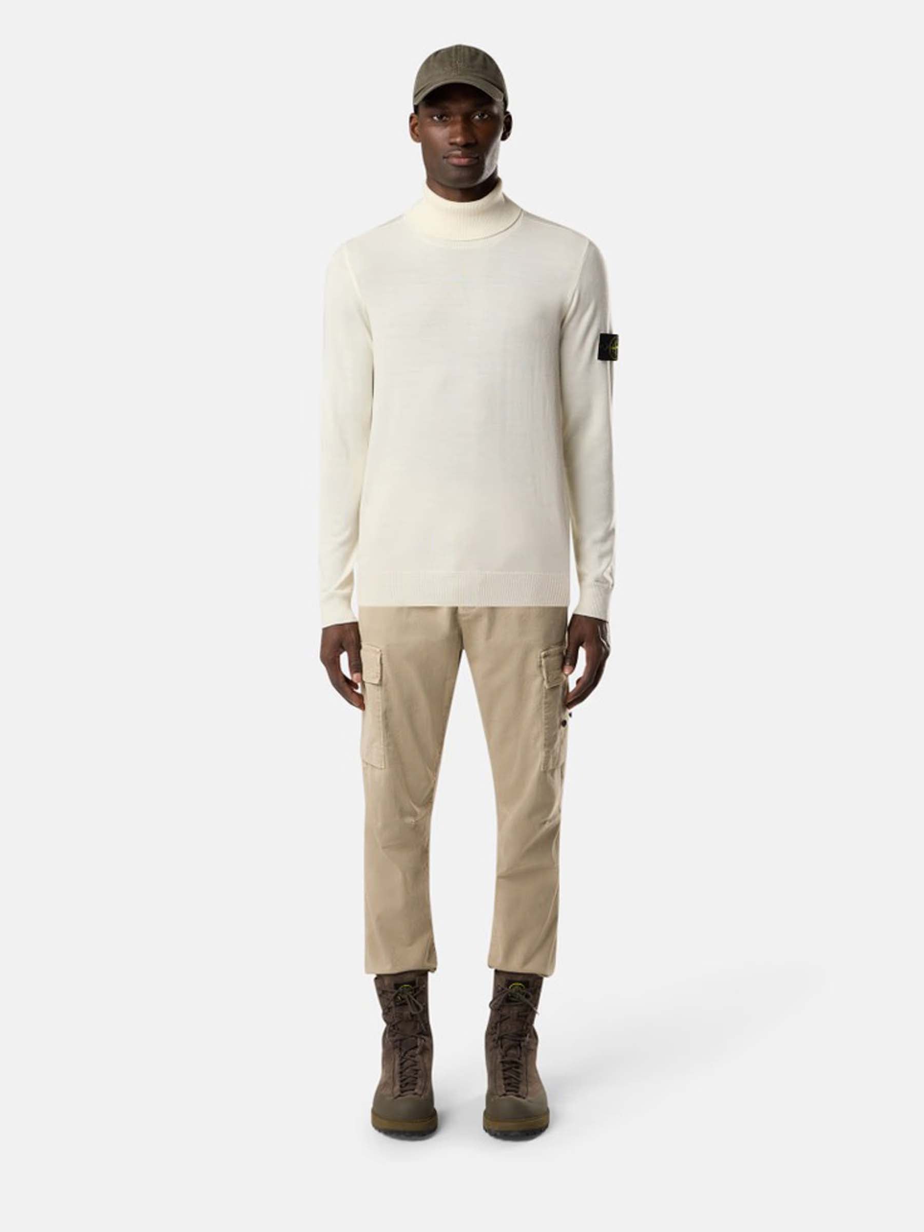 Stone Island Hombre Barcelona Jersey Cuello Alto color Marfil sku 542-002497 02 - Foto 2