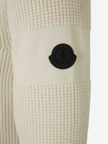 Moncler Hombre Barcelona Jersey Cuello Redondo color Beige sku 542-002599 01 - Foto 5