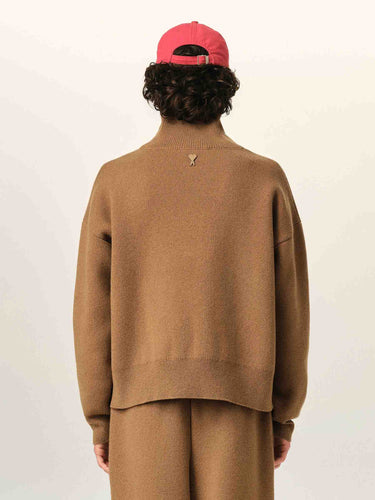 Ami Paris Hombre Barcelona Jersey Cuello Alto color Camel sku 542-002608 01 - Foto 3