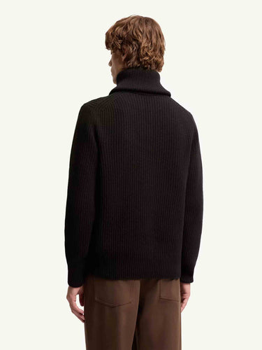 Moncler Hombre Barcelona Jersey Cuello Alto Lana color Negro sku 542-002628 01 - Foto 3