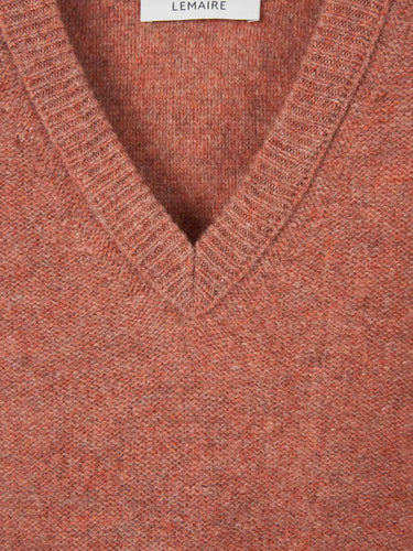 Lemaire Hombre Barcelona Jersey Cuello Pico color Coral sku 542-002675 01 - Foto 3