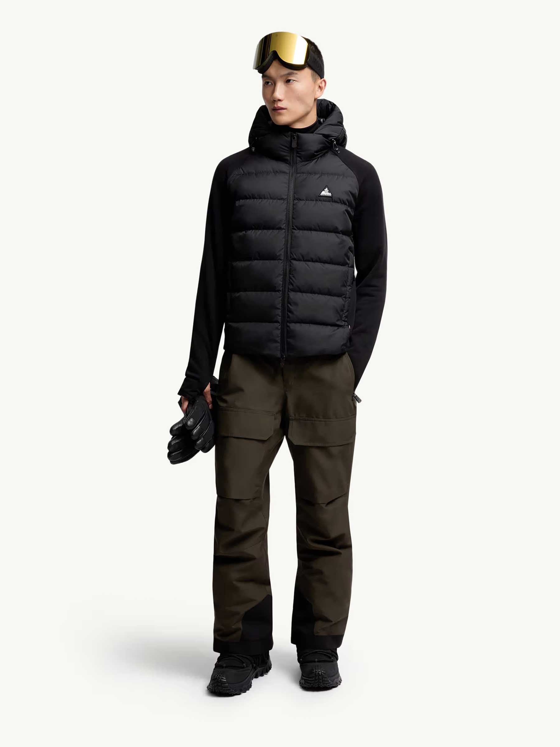 Moncler Grenoble Hombre Barcelona Plumífero Corto Polartec color Negro sku 543-001026 01 - Foto 2