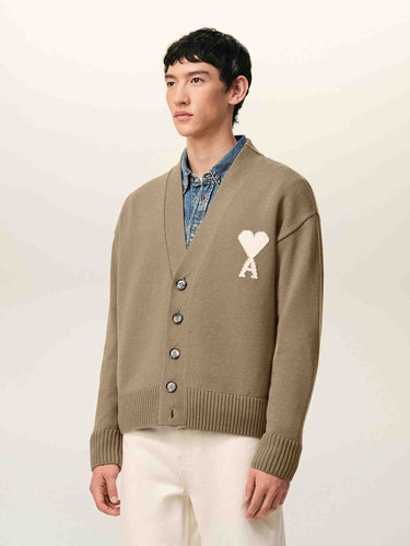 Ami Paris Hombre Barcelona Cárdigan Punto Lana color Taupe sku 543-001095 01 - Foto 2