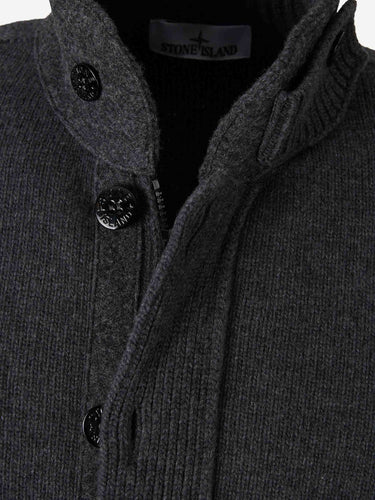 Stone Island Hombre Barcelona Cárdigan Cuello Alto color Gris Antracita sku 543-001137 01 - Foto 3