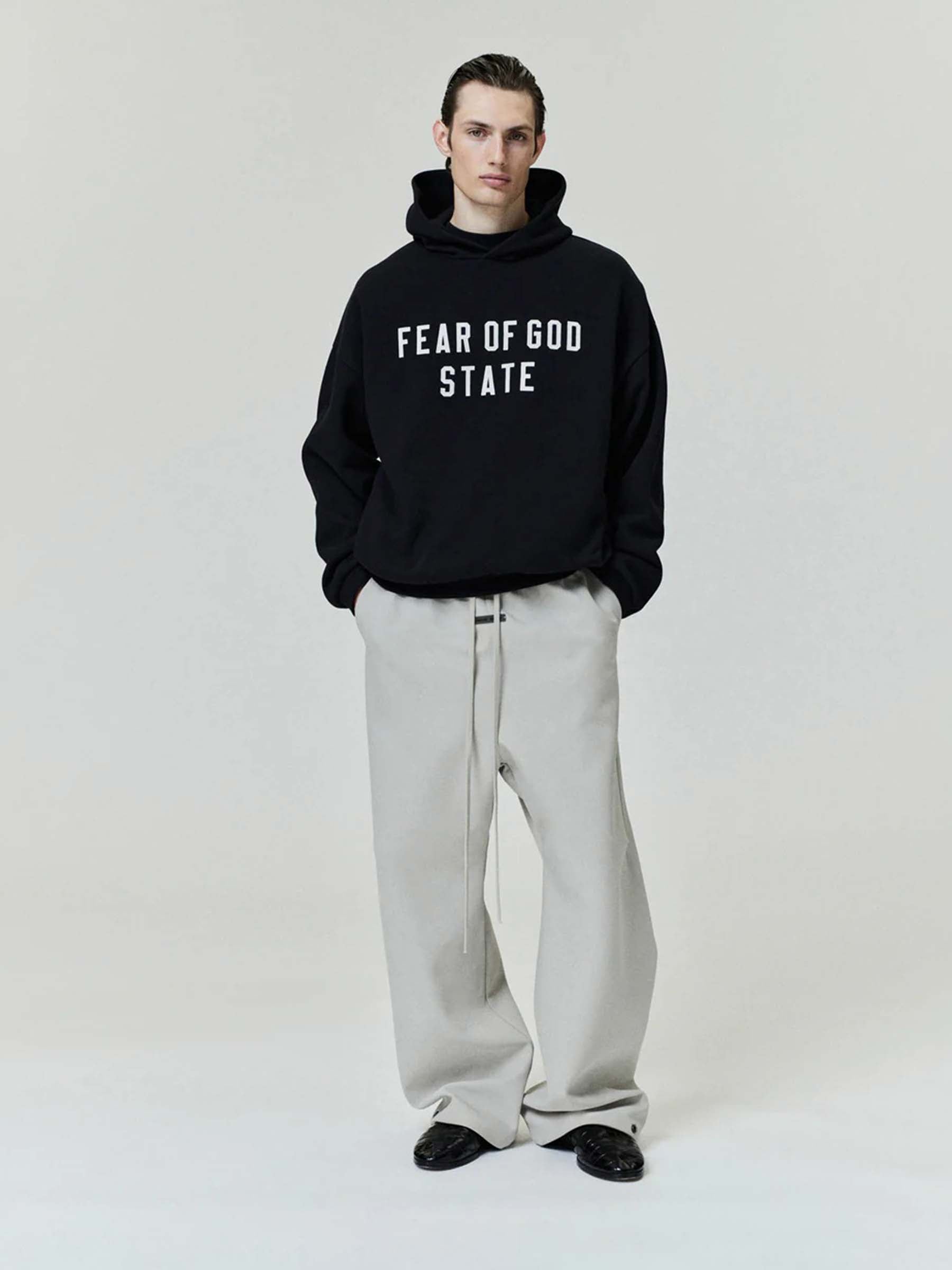 Fear of God Essentials Hombre Barcelona Sudadera con Capucha color Negro sku 545-001926 01 - Foto 2