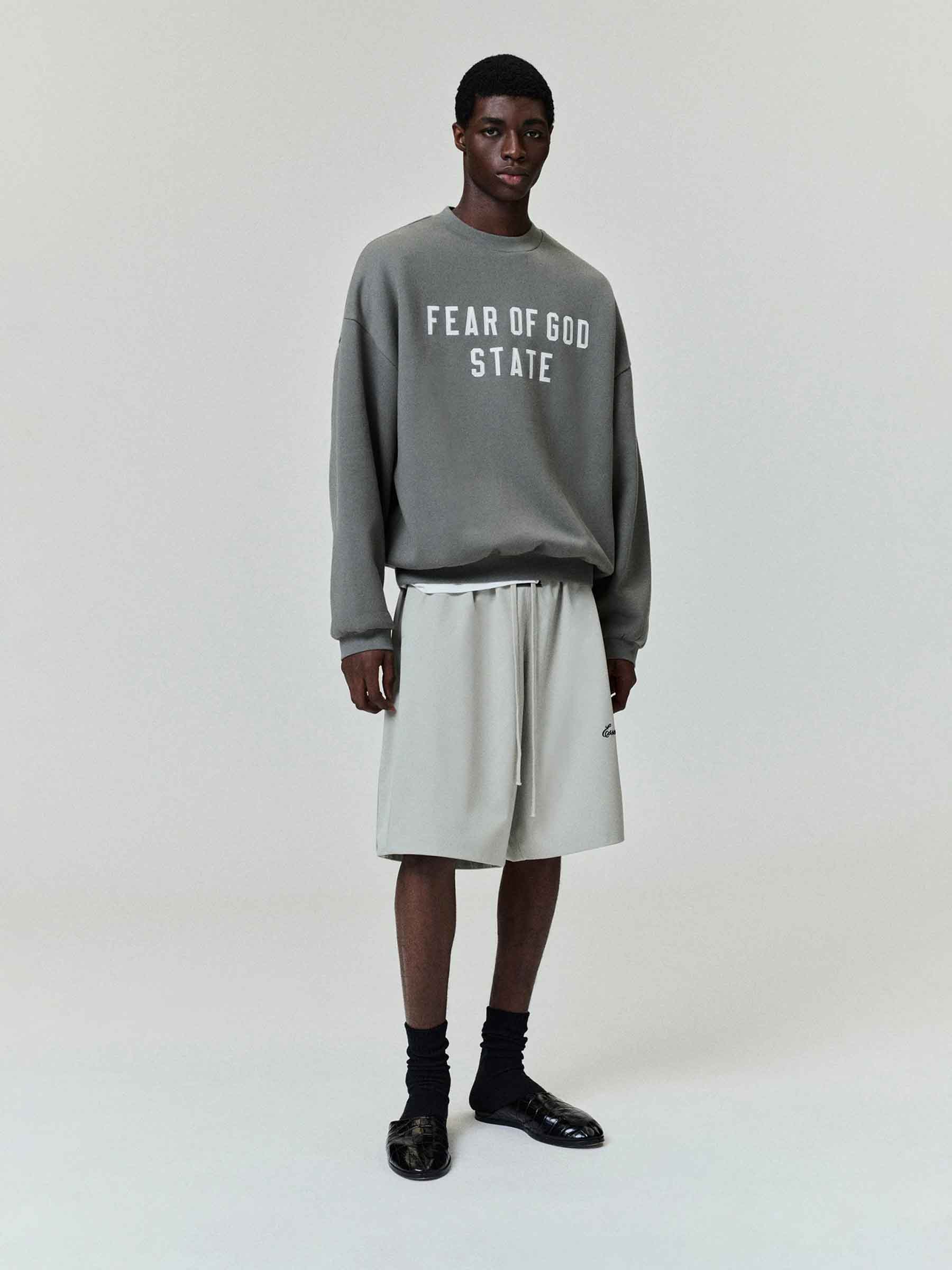 Fear of God Essentials Hombre Barcelona Sudadera Cuello Redondo color Verde Militar sku 545-001932 01 - Foto 2