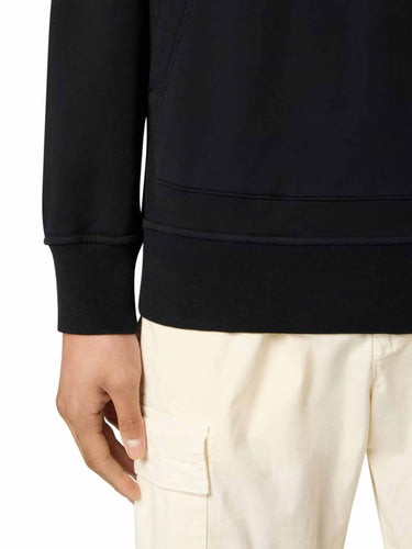 Stone Island Hombre Barcelona Sudadera de corte regular con capucha y bolsillo canguro color Negro sku 545-002036 01 - Foto 5