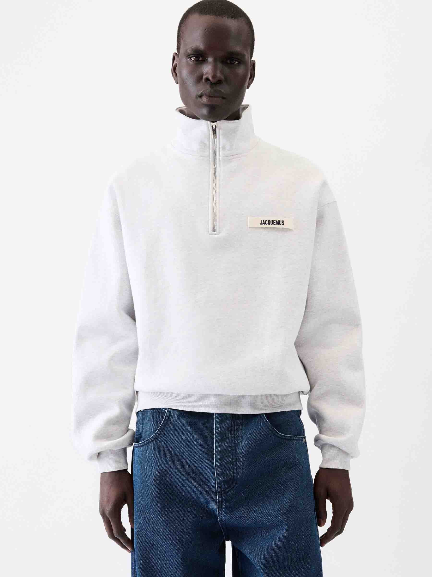 Jacquemus  Barcelona Sudadera Gros Grain color Gris sku 545-002061 01 - Foto 2